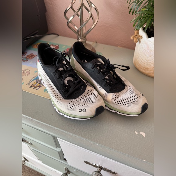 On Cloud Running Men’s Cloudboom Size 7 - Picture 2 of 7